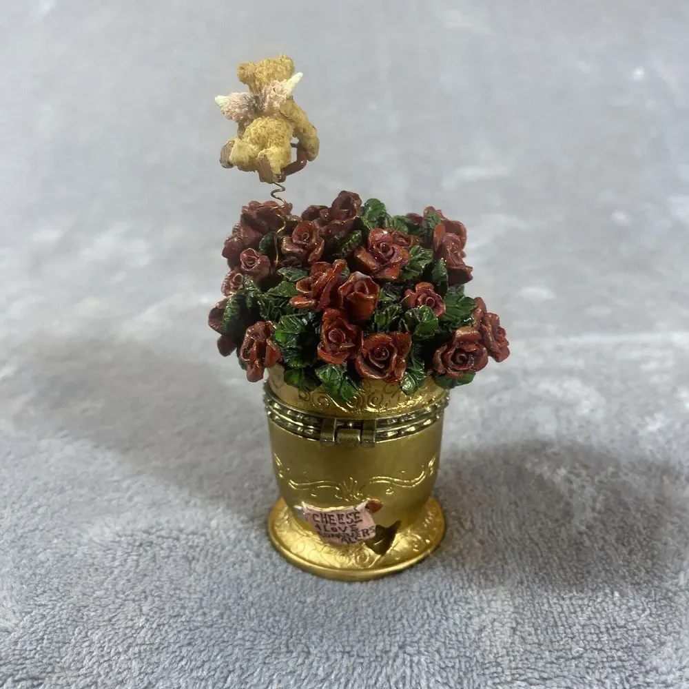 Boyd's Bears Cupids Bouquet w-Petals McNibble Roses Keepsake Box Valentines Gift